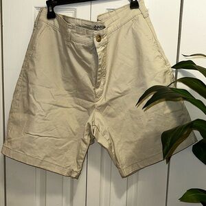 Izod Men's Tan Flat Front Shorts